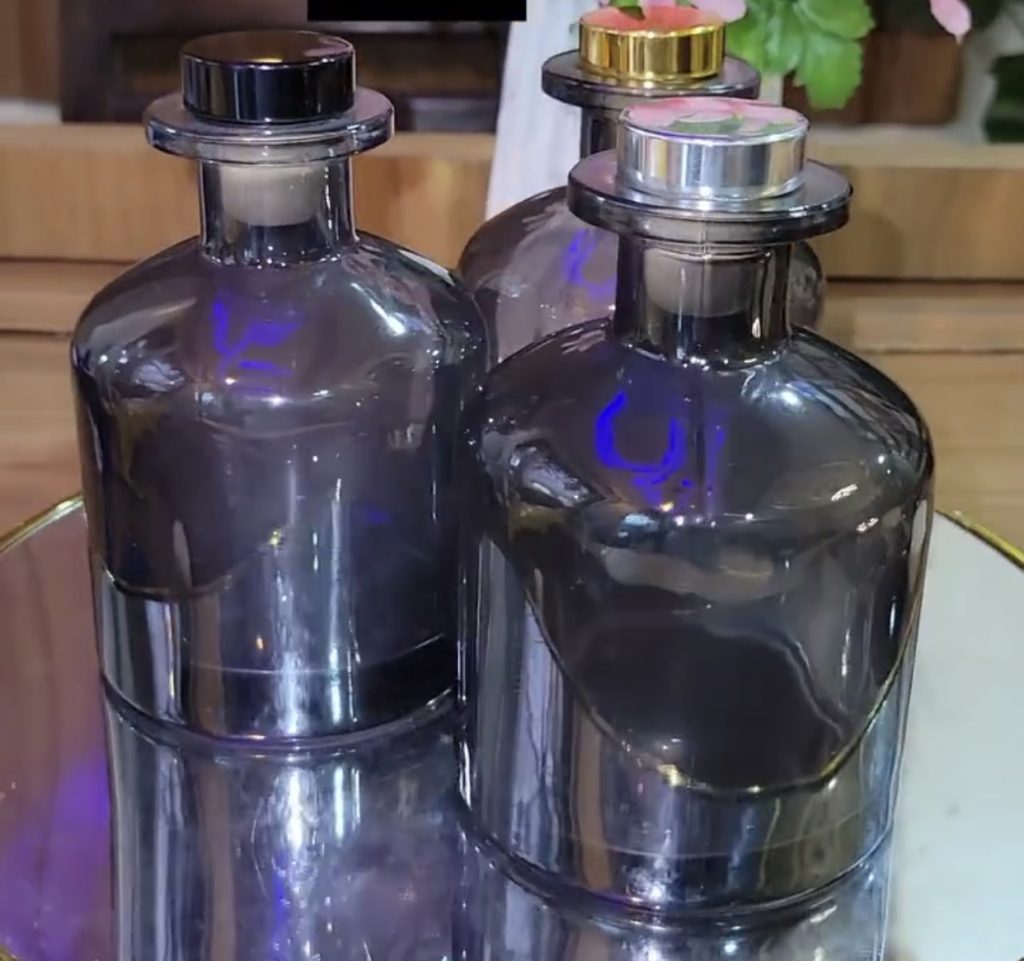 Kelly Tinted Gray Diffuser Bottle – Trendynidzstore.com
