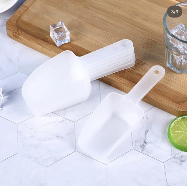 Small plastic shovel