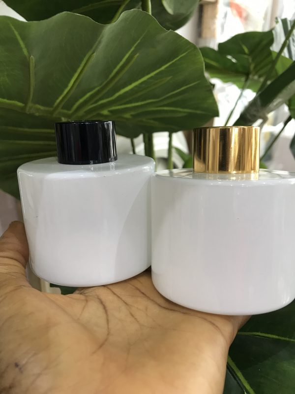 White round matte and glossy diffuser bottle - Image 2