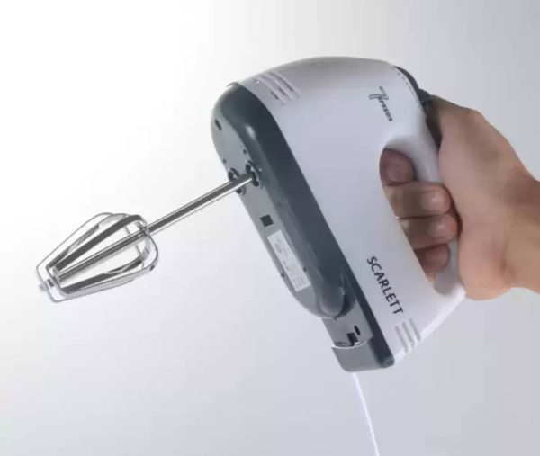 Hand mixer