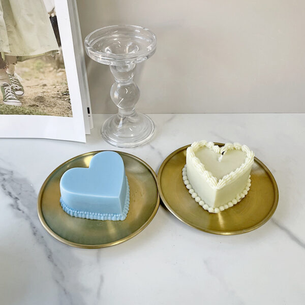 MOUNTED HEART CAKE MOLD
