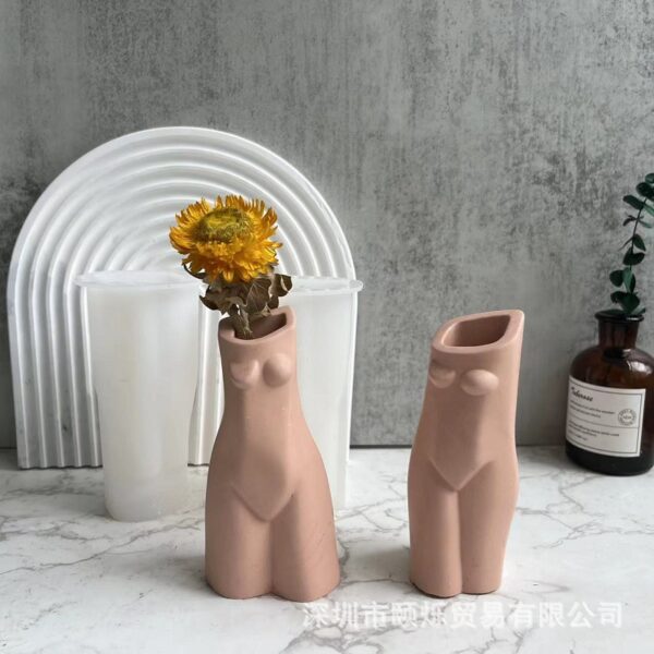 BODY VASE MOLD