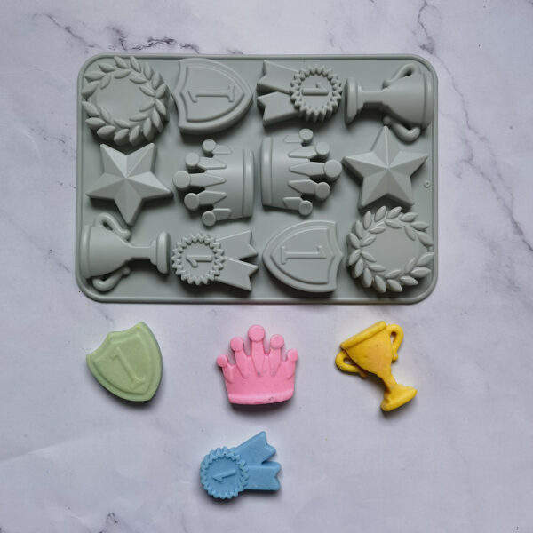 12in1 Medal Mold