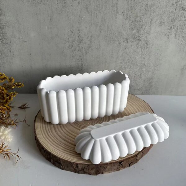 Oval vertical stripe box mold - Image 2