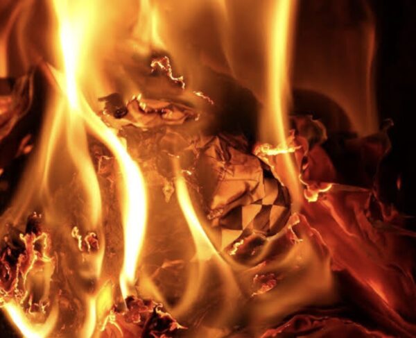 Burnt wood fragrance