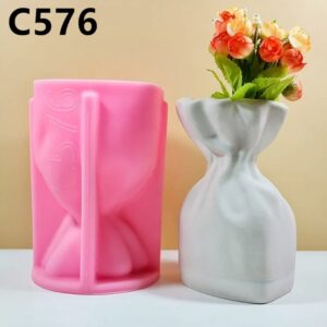 TWISTED VASE MOLD